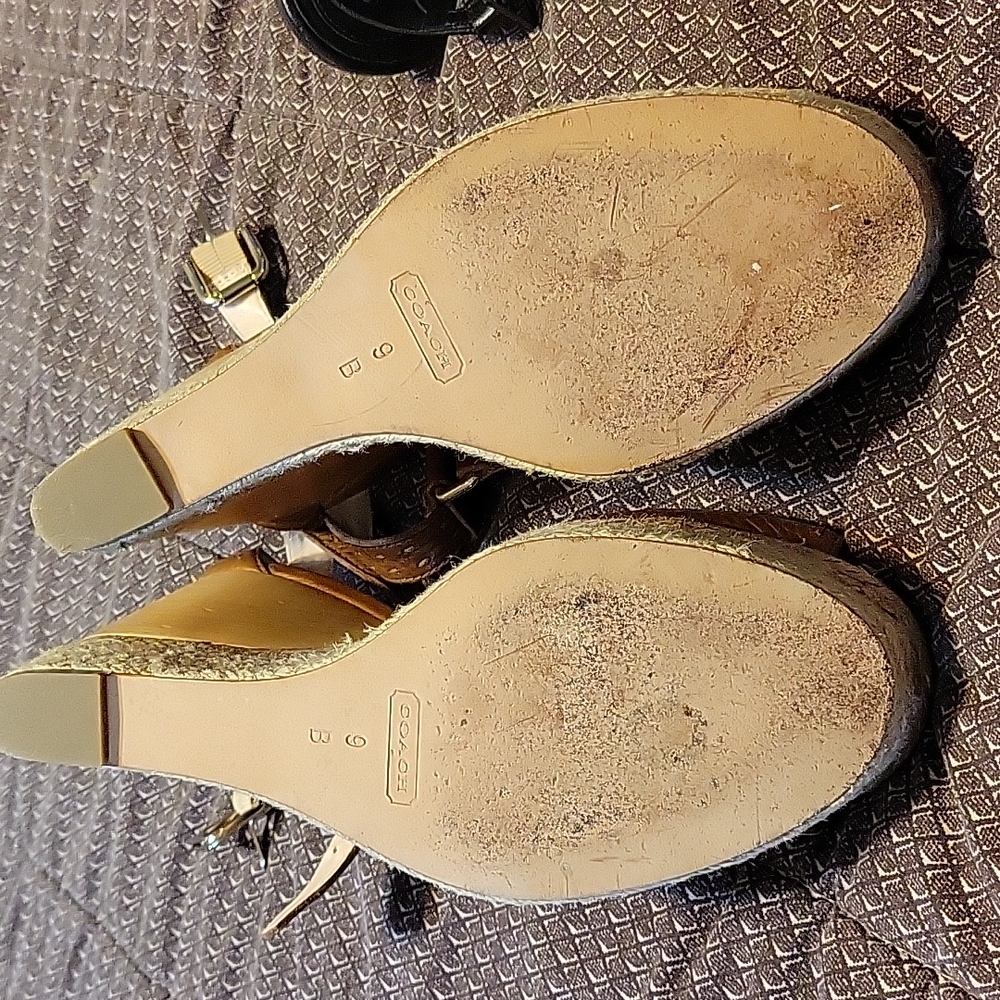 Shoes - Picture 4 of 4